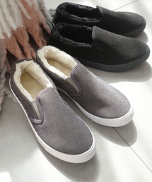 AmiAmi（アミアミ）の「つま先まであったかファー！ボアスリッポンスニーカー（スニーカー）」