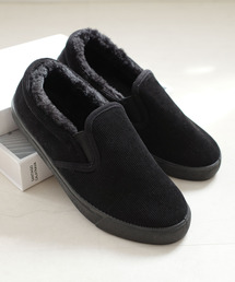 AmiAmi（アミアミ）の「つま先まであったかファー！ボアスリッポンスニーカー（スニーカー・メンズ）」