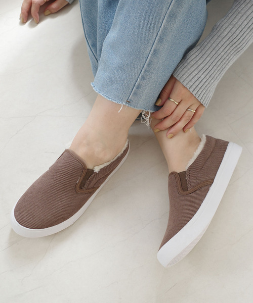 AmiAmi(アミアミ)の「つま先まであったかファー!ボアスリッポンスニーカー(スニーカー・レディース・ブラック/グレー/グレー系その他/ナチュラル/キャメル/チェック/ベージュ/ブラウン/ブラック系その他・22.5cm/23cm/23.5cm/24cm/24.5cm/25cm/27cm/26cm)」の22枚目の写真