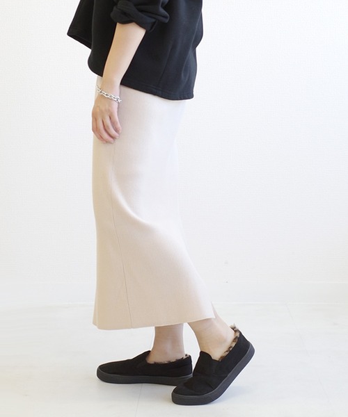 AmiAmi(アミアミ)の「つま先まであったかファー!ボアスリッポンスニーカー(スニーカー・レディース・ブラック/グレー/グレー系その他/ナチュラル/キャメル/チェック/ベージュ/ブラウン/ブラック系その他・22.5cm/23cm/23.5cm/24cm/24.5cm/25cm/27cm/26cm)」の15枚目の写真