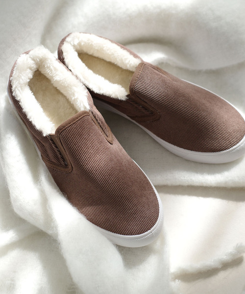 AmiAmi(アミアミ)の「つま先まであったかファー!ボアスリッポンスニーカー(スニーカー・レディース・ブラック/グレー/グレー系その他/ナチュラル/キャメル/チェック/ベージュ/ブラウン/ブラック系その他・22.5cm/23cm/23.5cm/24cm/24.5cm/25cm/27cm/26cm)」の20枚目の写真