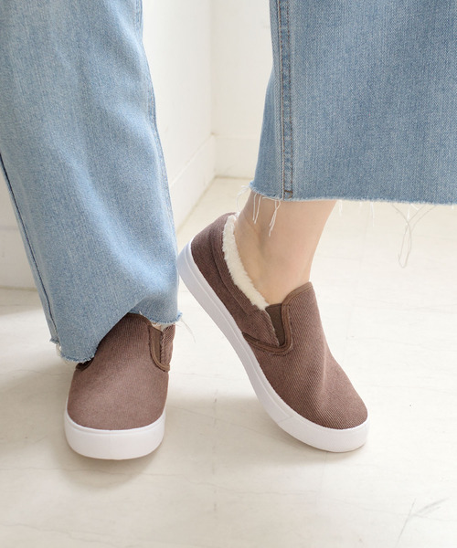 AmiAmi(アミアミ)の「つま先まであったかファー!ボアスリッポンスニーカー(スニーカー・レディース・ブラック/グレー/グレー系その他/ナチュラル/キャメル/チェック/ベージュ/ブラウン/ブラック系その他・22.5cm/23cm/23.5cm/24cm/24.5cm/25cm/27cm/26cm)」の21枚目の写真