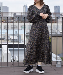 w closet | マットサテン小花柄ロングワンピース_(ワンピース)