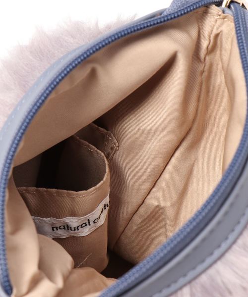 natural couture（ナチュラルクチュール）の「ファーポシェットバッグ（ショルダーバッグ・レディース・ネイビー/グレー/カーキ/アイボリー・FREE）」の7枚目の写真