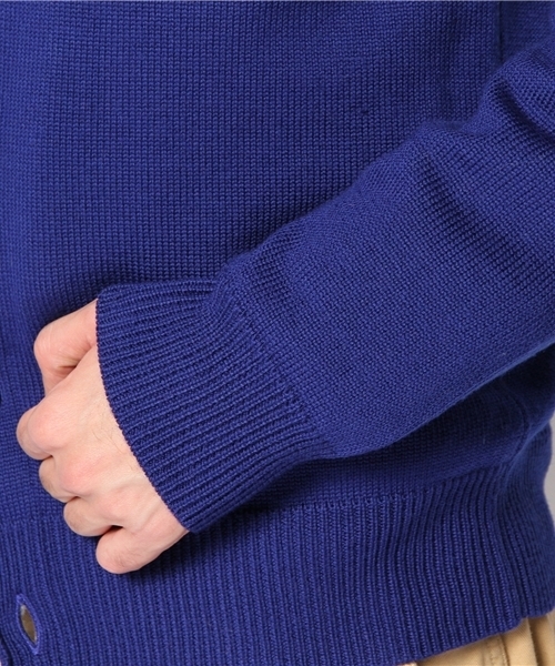 EDIFICE（エディフィス）の「◇レザー釦ハイネックカーディガン（カーディガン/ボレロ・メンズ・ネイビー/ボルドー/チャコールグレー/グリーン/ブルー系その他・48/46/44/50）」の11枚目の写真