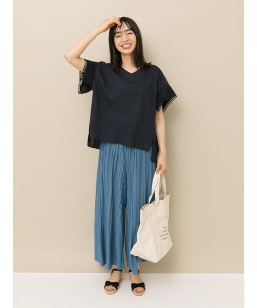 earth music&ecology(アースミュージックアンドエコロジー)の「カットプリーツスカーチョ ●*(その他パンツ・レディース・ブラック/ベージュ/マスタード/モカ/ダークブルー/ダークグリーン・FREE)」の8枚目の写真