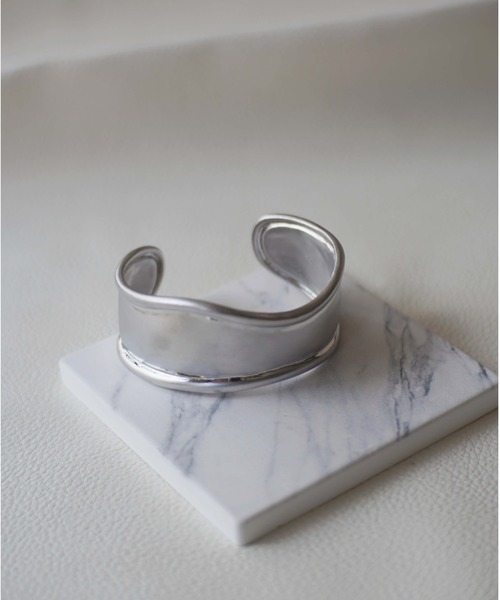 VIOLETTEROOM バングル ボリューム ウェーブ ワイドバングル（バングル/リストバンド）｜Port