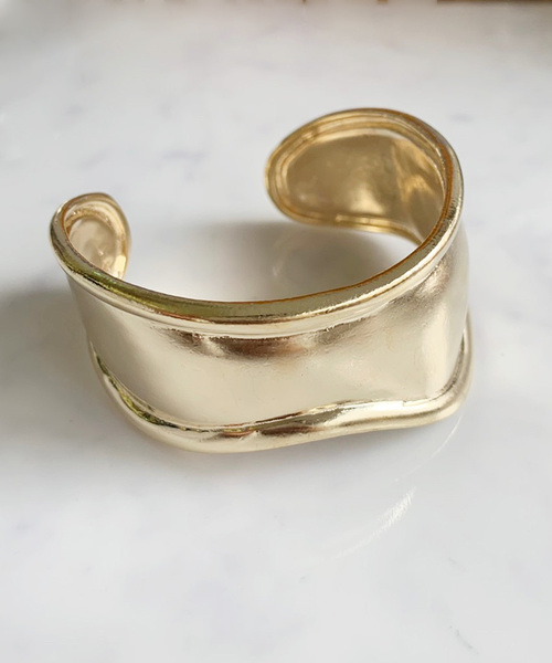 Port(ポート)の「ボリューム ウェーブ ワイドバングル(バングル/リストバンド・レディース・シルバー/ゴールド/シルバー系その他/ゴールド系その他・FREE)」の10枚目の写真