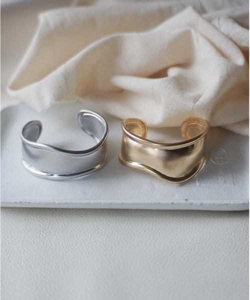 Port(ポート)の「ボリューム ウェーブ ワイドバングル(バングル/リストバンド・レディース・シルバー/ゴールド/シルバー系その他/ゴールド系その他・FREE)」の16枚目の写真