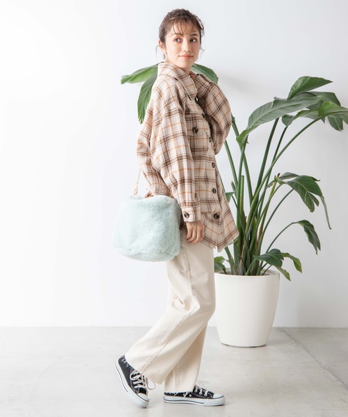 WEGO（ウィゴー）の「WEGO/べっ甲ハンドルファーショルダートートバッグ（トートバッグ・レディース・ベージュ/ホワイト系その他/グリーン系その他・FREE）」の8枚目の写真