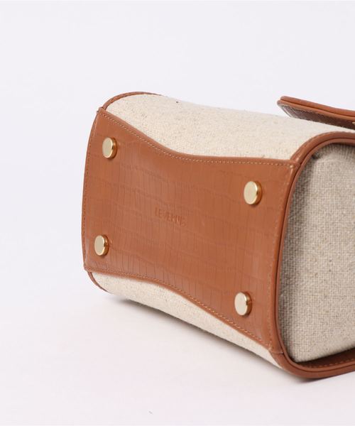 flower（フラワー）の「クラシックフレームバッグ（ショルダーバッグ・レディース・ベージュ/アイボリー・FREE）」の4枚目の写真