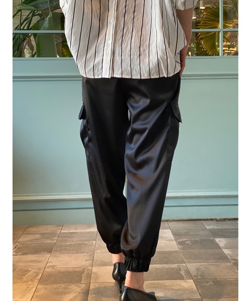 Day and Grade（デイアンドグレイド）の「サテンカーゴパンツ