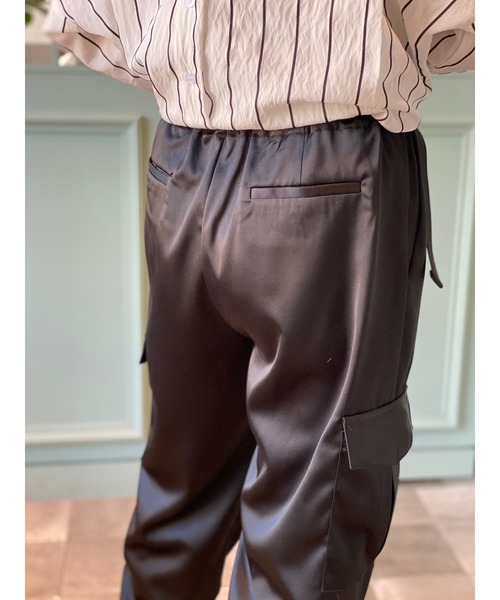 Day and Grade（デイアンドグレイド）の「サテンカーゴパンツ