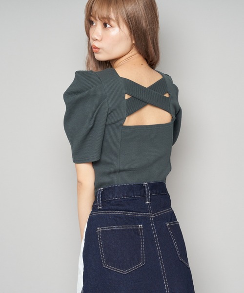 SPIRALGIRL(スパイラルガール)の「バッククロスパワショルカットトップス(Tシャツ/カットソー・レディース・ブラック/ベージュ/パープル/グリーン・FREE)」の19枚目の写真