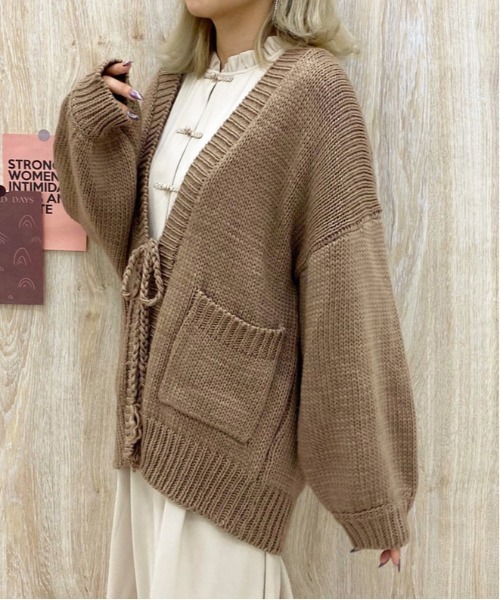 apres jour(アプレジュール)の「袖ボリュームカーディガン【ZOZOTOWN限定アイテム】【10AP】(カーディガン/ボレロ・レディース・モカ/アイボリー/ベージュ・X-LARGE/フリー)」の8枚目の写真