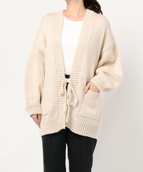 apres jour(アプレジュール)の「袖ボリュームカーディガン【ZOZOTOWN限定アイテム】【10AP】(カーディガン/ボレロ・レディース・モカ/アイボリー/ベージュ・X-LARGE/フリー)」の17枚目の写真