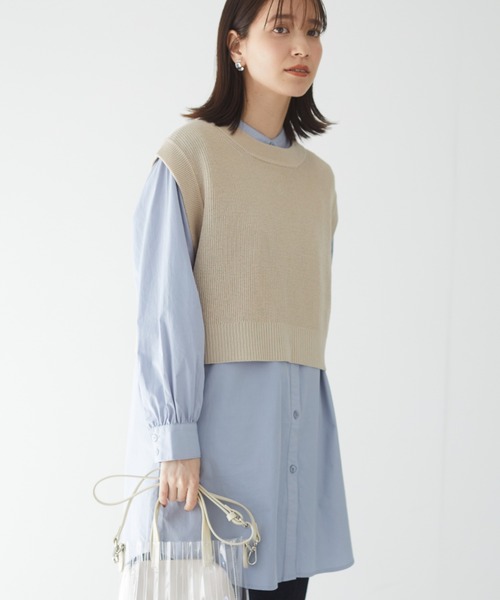 Green Parks(グリーンパークス)の「SET2点 ショートニットベスト+シャツチュニック*(ベスト・レディース・ネイビー/ベージュ/クリーム・FREE)」の2枚目の写真