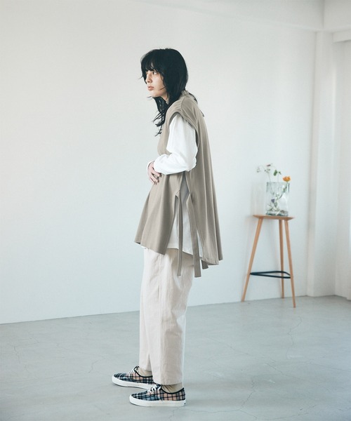 EMMA CLOTHES（エマクローズ）の「【VEST＆L/S TEEセット】サイドスリットムスビ ポンチベスト＆シルケットライク天竺 オーバーサイズ L/S カットソー（ベスト・メンズ・ホワイト/ライトグレー・FREE）」の4枚目の写真