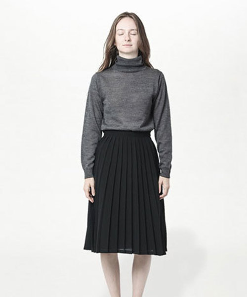 koe（コエ）の「プリーツミディアムスカート（スカート・レディース・ブラック/ブルー/レッド・SMALL/LARGE/MEDIUM）」の2枚目の写真