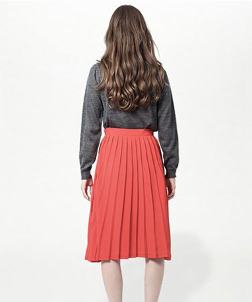 koe（コエ）の「プリーツミディアムスカート（スカート・レディース・ブラック/ブルー/レッド・SMALL/LARGE/MEDIUM）」の6枚目の写真