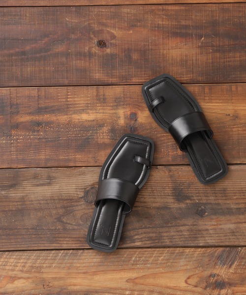 N.(N. Natural Beauty Basic)(エヌエヌナチュラルビューティーベーシック)の「◆ワイドベルトサンダル(サンダル・レディース・ブラック/ブラック系その他/ホワイト・LARGE/MEDIUM)」の1枚目の写真