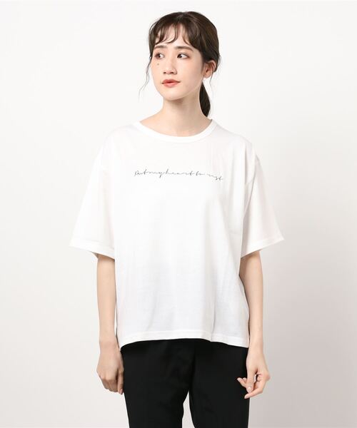 ehka sopo（エヘカソポ）の「筆記体ロゴＴシャツ（Tシャツ/カットソー・レディース・オフホワイト/グレー/キナリ/ブラウン・ﾌﾘ-）」の2枚目の写真