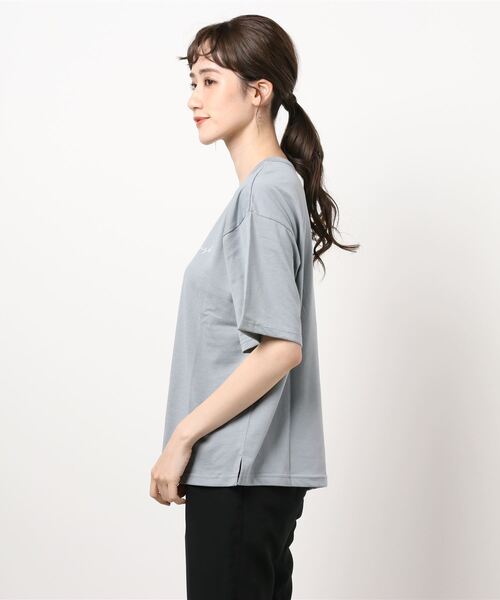 ehka sopo（エヘカソポ）の「筆記体ロゴＴシャツ（Tシャツ/カットソー・レディース・オフホワイト/グレー/キナリ/ブラウン・ﾌﾘ-）」の6枚目の写真