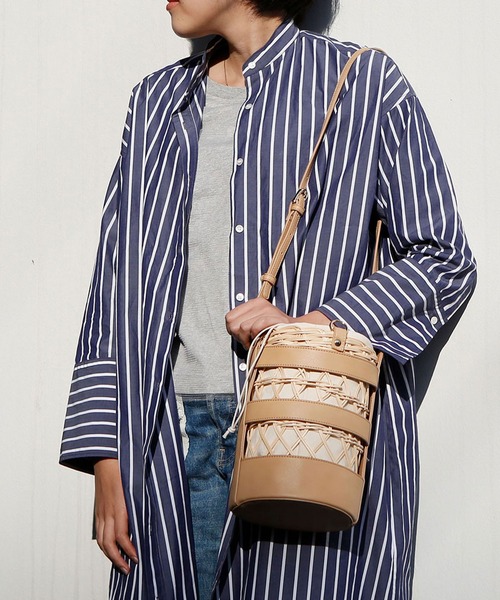 ACCOMMODE(アコモデ)の「ラタンバケットバッグ(かごバッグ・レディース・ベージュ/キャメル・FREE)」の8枚目の写真