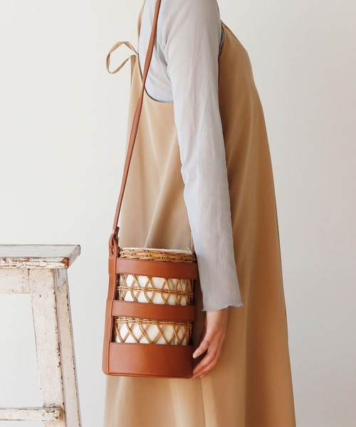 ACCOMMODE(アコモデ)の「ラタンバケットバッグ(かごバッグ・レディース・ベージュ/キャメル・FREE)」の10枚目の写真