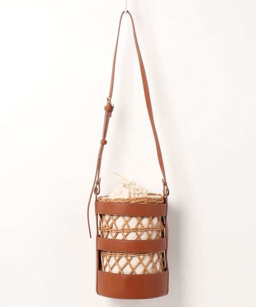 ACCOMMODE(アコモデ)の「ラタンバケットバッグ(かごバッグ・レディース・ベージュ/キャメル・FREE)」の3枚目の写真