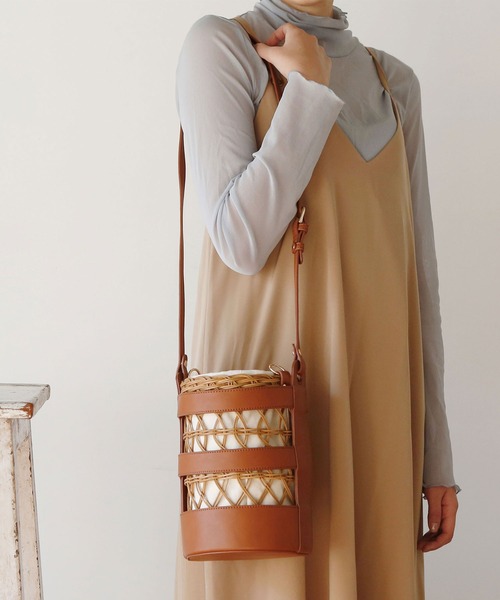 ACCOMMODE(アコモデ)の「ラタンバケットバッグ(かごバッグ・レディース・ベージュ/キャメル・FREE)」の15枚目の写真