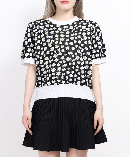 WC（ダブル シー）の「フラワーパターン半袖トップス（Tシャツ/カットソー・レディース・ブラック/オレンジ/ブルー・FREE）」の4枚目の写真