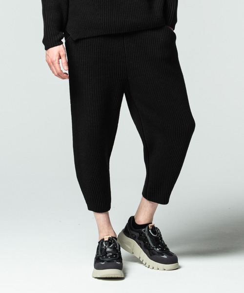 glamb(グラム)の「Relax knit pants / リラックスニットパンツ(その他パンツ・メンズ・グレー/ブラック・M/L/S)」の1枚目の写真