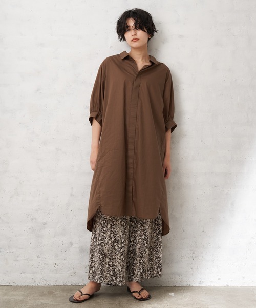 YECCA VECCA（イェッカヴェッカ）の「ペーパータッチボリューム袖ロングシャツ（シャツ/ブラウス・レディース・ブラウン/イエロー/チャコールグレー/オフホワイト・FREE）」の3枚目の写真