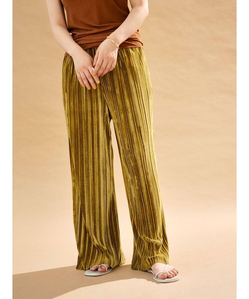 Ungrid(アングリッド)の「ベロアプリーツラフパンツ(その他パンツ・レディース・ブルー/グリーン系その他・FREE)」の1枚目の写真