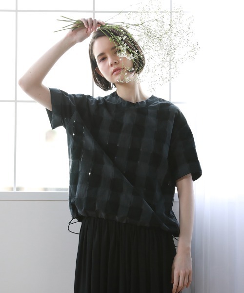 Pao de lo（パオデロ）の「アジャスター付きブロックチェックブラウス（シャツ/ブラウス・レディース・アイボリー/グレー系その他・9号/7号）」の2枚目の写真