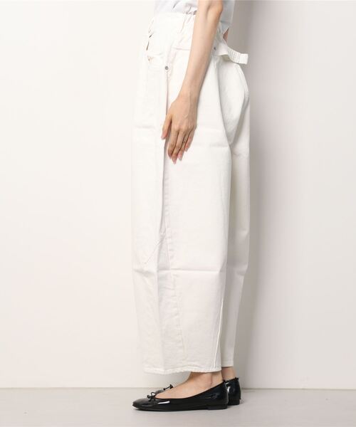 URVIN(アービン)の「バルーンデニムパンツ(デニムパンツ・レディース・ホワイト・0/2)」の2枚目の写真