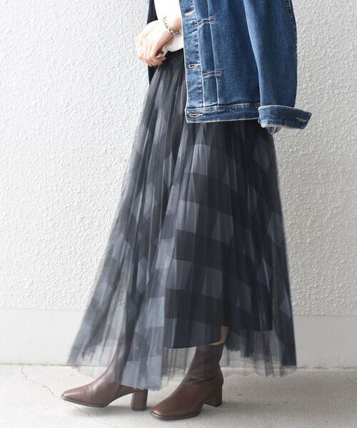 SHIPS（シップス）の「【WEB限定】チュールチェックプリーツスカート◆（スカート・レディース・グレー系その他/ベージュ/グリーン・SMALL/MEDIUM）」の14枚目の写真
