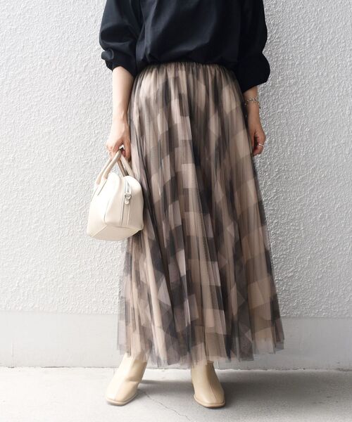 SHIPS（シップス）の「【WEB限定】チュールチェックプリーツスカート◆（スカート・レディース・グレー系その他/ベージュ/グリーン・SMALL/MEDIUM）」の21枚目の写真