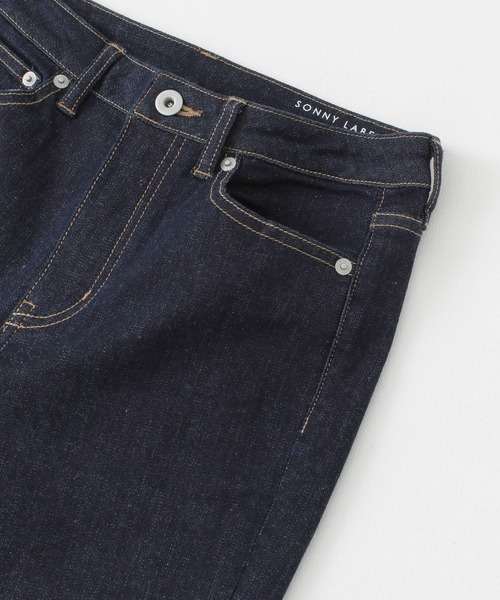 URBAN RESEARCH Sonny Label（アーバンリサーチサニーレーベル）の「スキニーデニム（デニムパンツ・レディース・ブラック/ワンウォッシュ・24/25/26）」の14枚目の写真