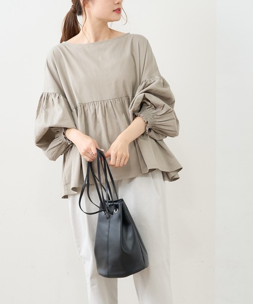 PUAL CE CIN（ピュアルセシン）の「【WEB限定】ギャザースリーブブラウス（シャツ/ブラウス・レディース・オフホワイト/ブラック/グレイッシュベージュ・FREE）」の3枚目の写真