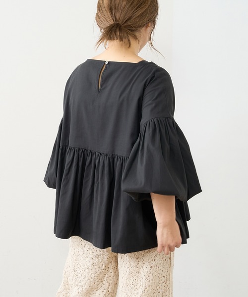 PUAL CE CIN（ピュアルセシン）の「【WEB限定】ギャザースリーブブラウス（シャツ/ブラウス・レディース・オフホワイト/ブラック/グレイッシュベージュ・FREE）」の5枚目の写真
