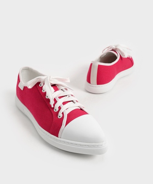 CHARLES & KEITH（チャールズ & キース）の「リサイクルコットン ポインテッドトゥスニーカー / Recycled Cotton Pointed Toe Sneakers（スニーカー・レディース・ブラック/レッド・23cm/24.5cm/22.5cm/23.5cm/25.5cm/25cm）」の11枚目の写真