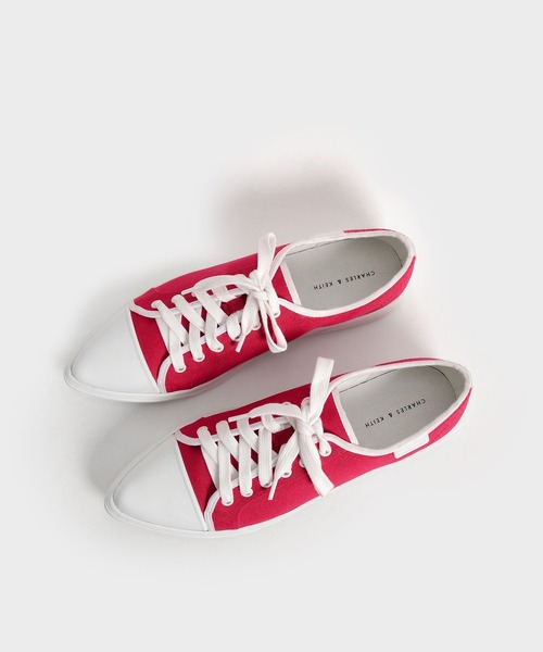 CHARLES & KEITH（チャールズ & キース）の「リサイクルコットン ポインテッドトゥスニーカー / Recycled Cotton Pointed Toe Sneakers（スニーカー・レディース・ブラック/レッド・23cm/24.5cm/22.5cm/23.5cm/25.5cm/25cm）」の7枚目の写真