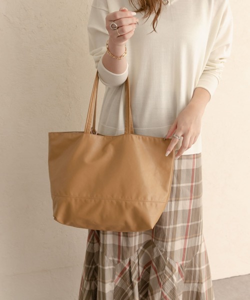 RODE SKO（ロデスコ）の「洗えるフェイクレザートート（トートバッグ・レディース・カーキ/グレー/キャメル・ONE）」の4枚目の写真