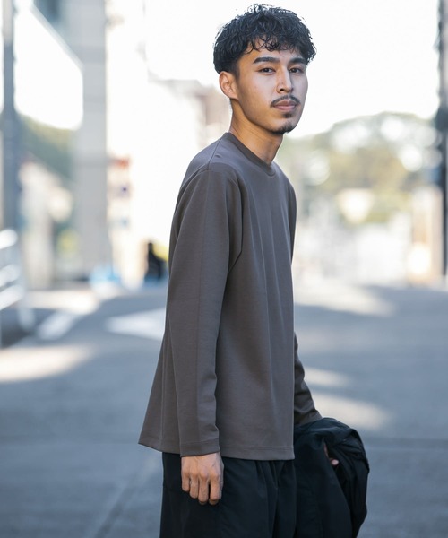 URBAN RESEARCH DOORS（アーバンリサーチドアーズ）の「クリアダンボールプルオーバー（Tシャツ/カットソー・メンズ・チャコールグレー/カーキ/グレー系その他/オフホワイト・40/38）」の3枚目の写真