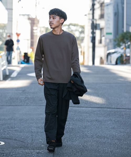 URBAN RESEARCH DOORS（アーバンリサーチドアーズ）の「クリアダンボールプルオーバー（Tシャツ/カットソー・メンズ・チャコールグレー/カーキ/グレー系その他/オフホワイト・40/38）」の9枚目の写真