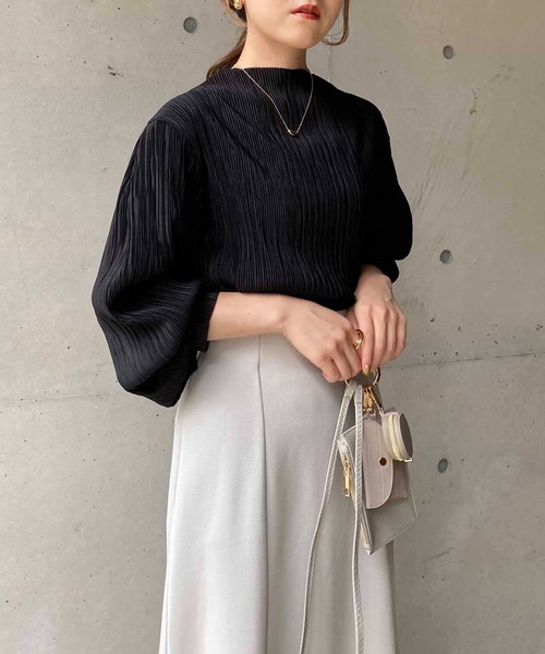 CAPRICIEUX LE'MAGE（カプリシューレマージュ）の「プリーツパフブラウス（Tシャツ/カットソー・レディース・ホワイト/ブラック/グレー・FREE）」の2枚目の写真