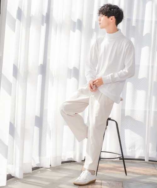 improves(インプローブス)の「サステナブルポリ ポンチ タートルネック ロンT(Tシャツ/カットソー・メンズ・ホワイト/グレイッシュベージュ/ワイン/スミクロ・MEDIUM/LARGE)」の9枚目の写真