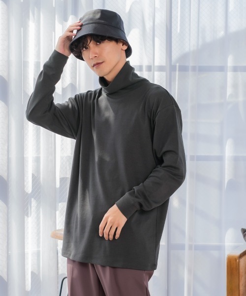 improves(インプローブス)の「サステナブルポリ ポンチ タートルネック ロンT(Tシャツ/カットソー・メンズ・ホワイト/グレイッシュベージュ/ワイン/スミクロ・MEDIUM/LARGE)」の5枚目の写真